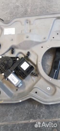 Стеклоподъемник передний правый Skoda Octavia A5