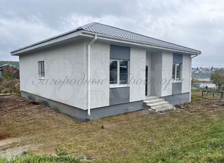 Коттедж 112 м² на участке 11 сот.