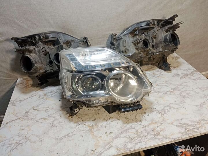 Фара правая и левая Nissan X-Trail T31