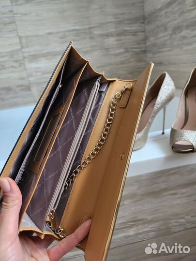 Золотые женские туфли 37 размер и золотой клатч