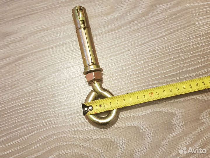 Анкерный болт