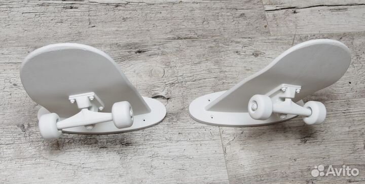 Скейтборд-полка для шлема