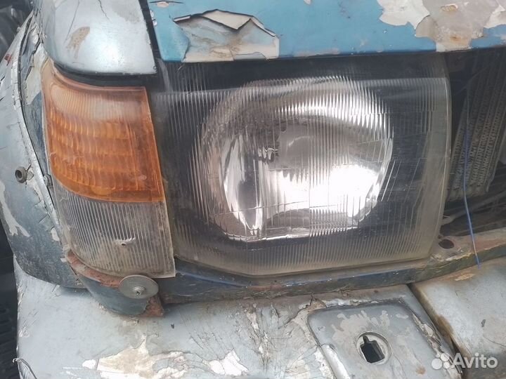 Фара правая левая Mitsubishi Pajero 2