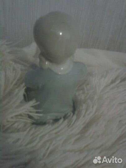 Девочка с куклой