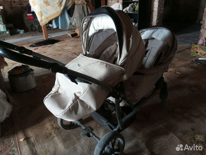Коляска для двойни или погодок