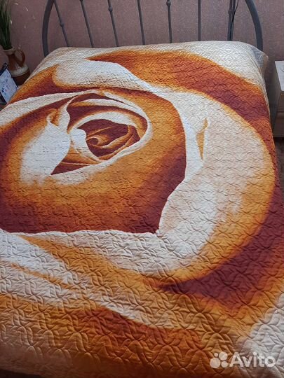 Покрывало на кровать 220 240 б/у
