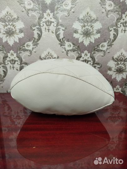 Подушка для шеи ортопедическая Audi белая люкс