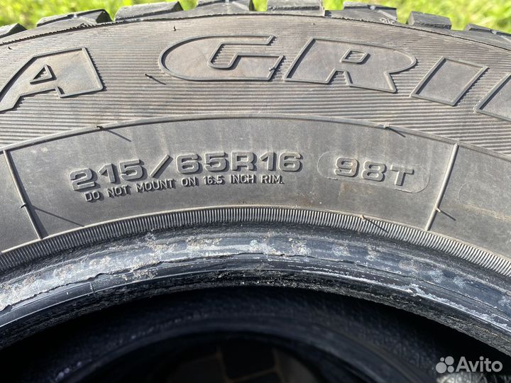 Goodyear Ultragrip 600 215/65 R16 98T