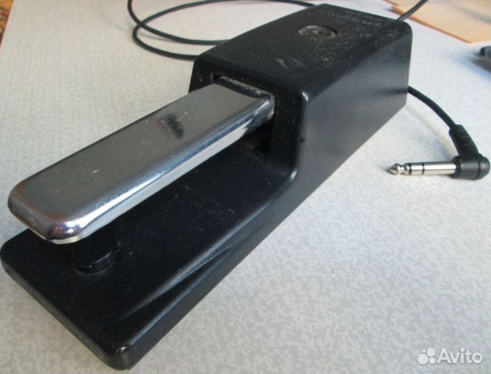 Педаль сустейн