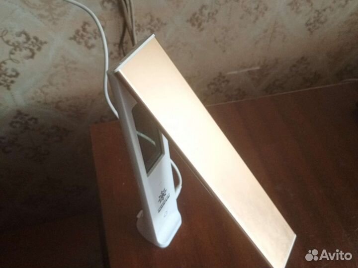 Светильник настольный (бронь)