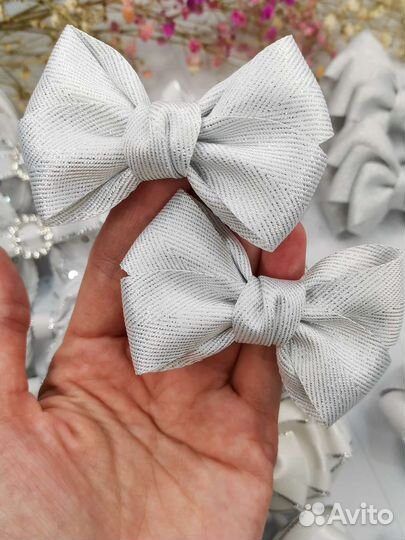Белые бантики