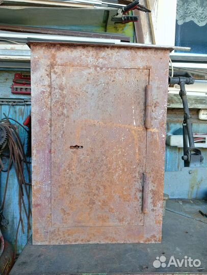 Сейф б/у торг