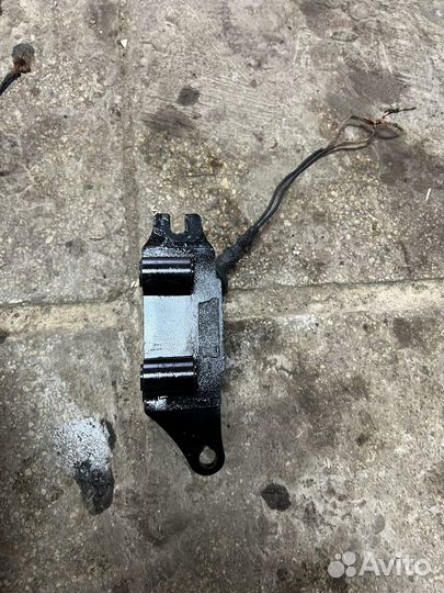 Пиропатрон петли капота Genesis G80