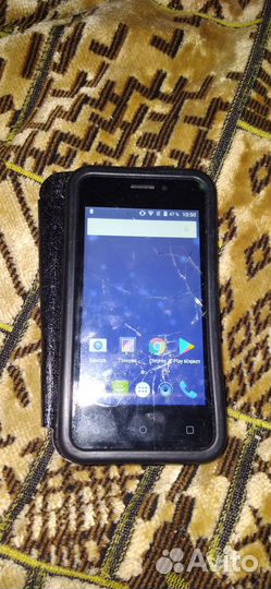 Телефон Fly FS402