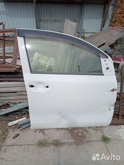 Продам дверь от пассо2013год