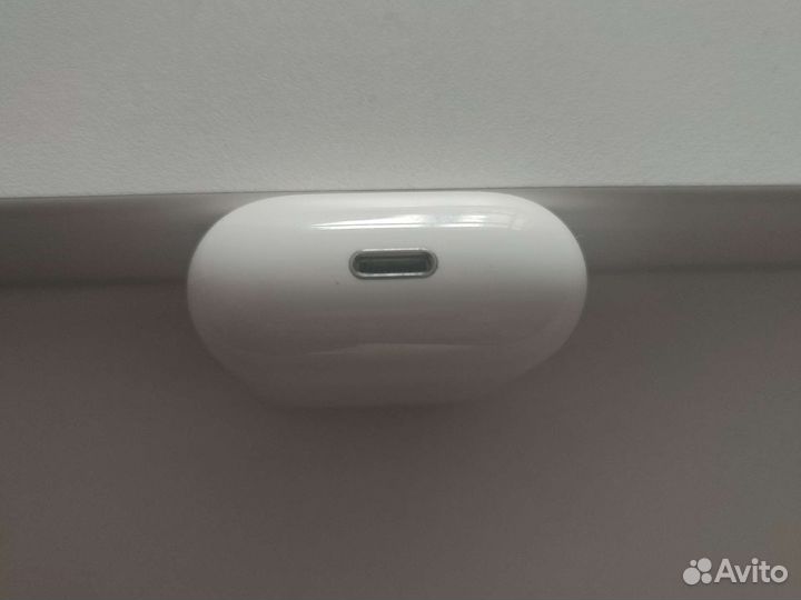 Кейс для airpods не работает