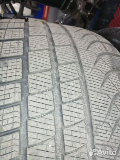 Pirelli P Zero Winter 245/35 R21 и 305/30 R21 100V