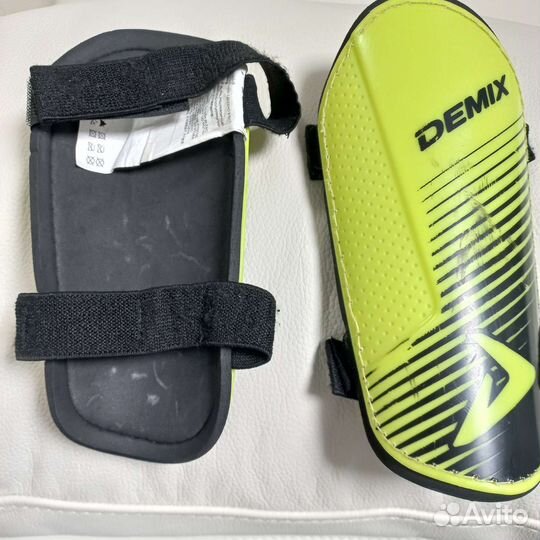 Щитки футбольные детские бу