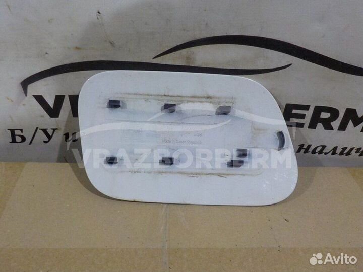 Лючок бензобака Volkswagen Touareg 2010-2018