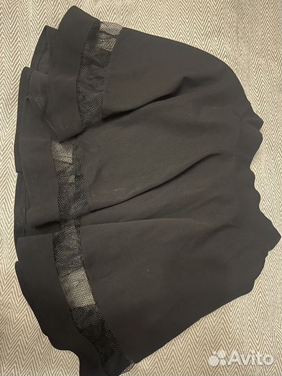 Черная юбка солнцем