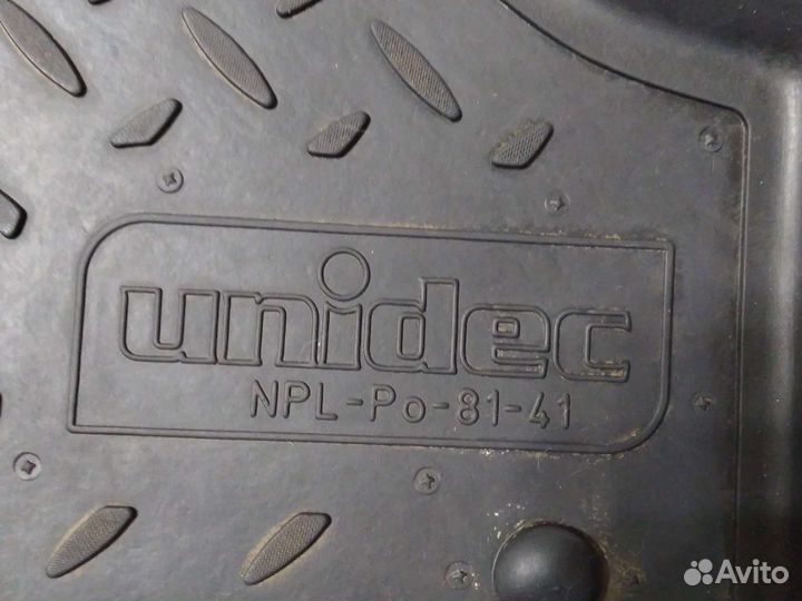 Автомобильные коврики резиновые