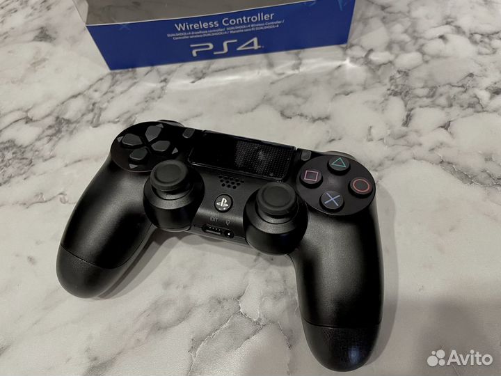 Геймпады PS4 Dualshock 4 (Новый черный)