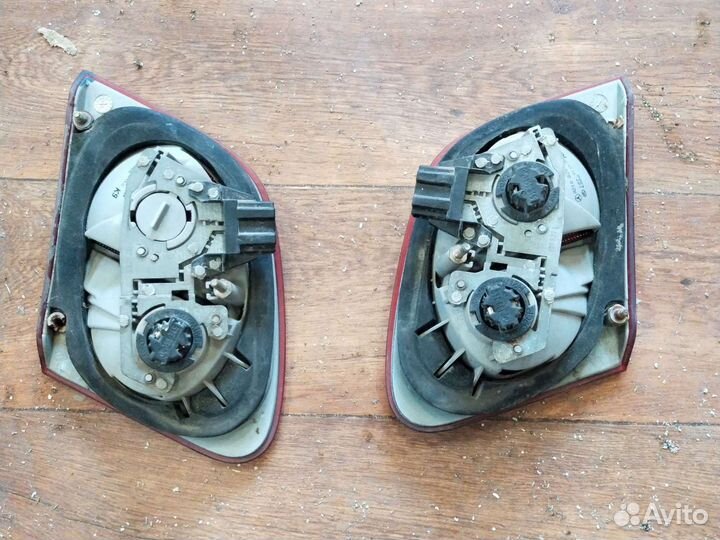 Фонарь задний внутренний прав, лев Mercedes Benz