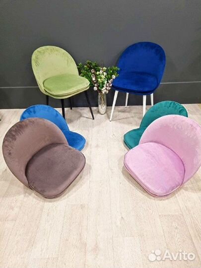 Стул для мастера маникюра