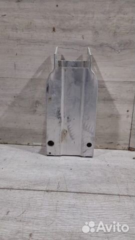 Кронштейн переднего усилителя левый Mercedes W204