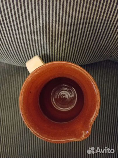 Глиняный кувшин старинный