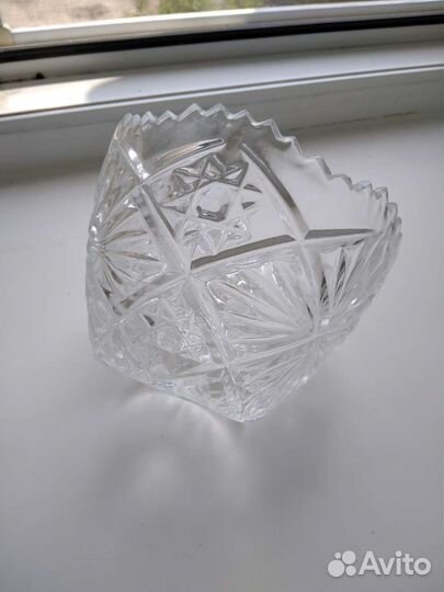 Хрустальная ваза