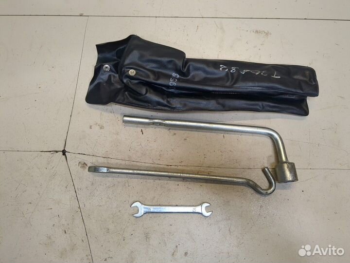 Набор инструментов штатный Mitsubishi Lancer 9, 20