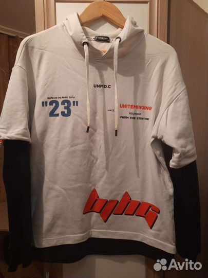 Толстовка с капюшоном