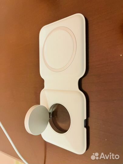 Двойное зарядное устройство Apple MagSafe Duo