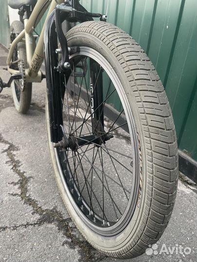 Трюковой велосипед BMX