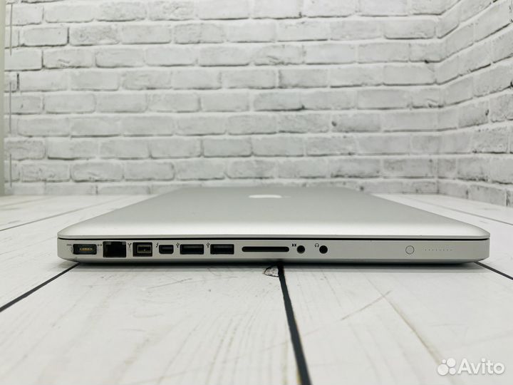 Макбук Apple MacBook Pro