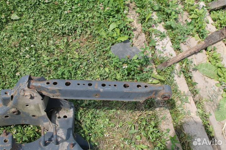 Подрамник задний Nissan X-Trail T31