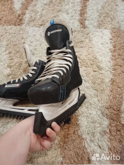 Коньки хоккейные