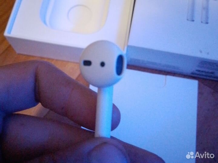 Наушнеки AirPods