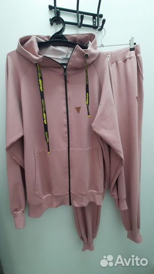 Спортивный костюм женский новый