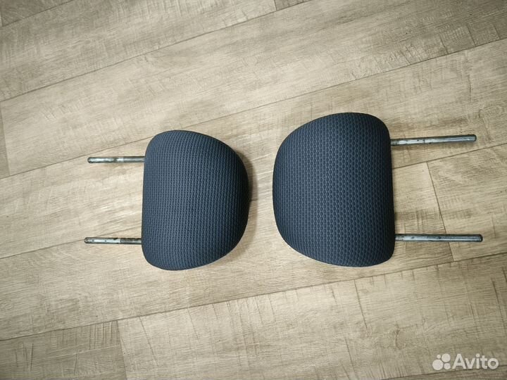 Toyota funcargo подголовники задних сидений 2 шт