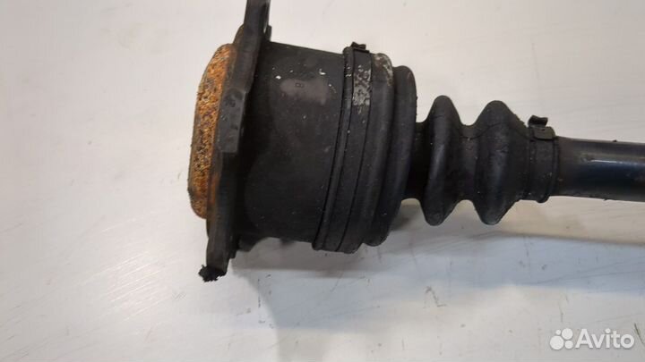 Полуось левая передняя Volkswagen Passat 5