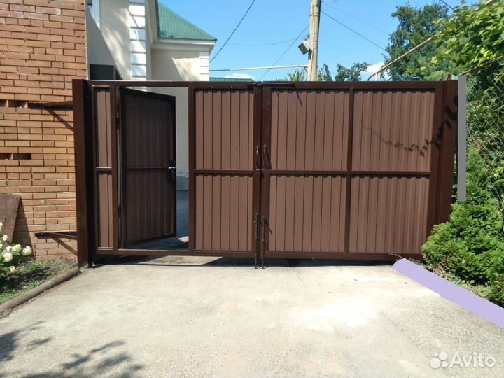 Ворота с калиткой из профлиста на участок
