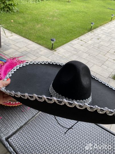 Самбреро и атрибутика для мексиканской вечеринки