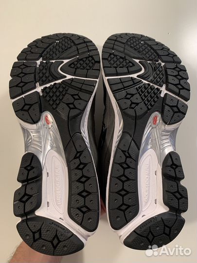 Кроссовки мужcкие New Balance 2002r 43 eu