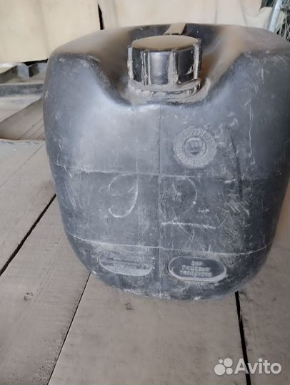 Канистра полиэтиленовая 21.5 л б/у