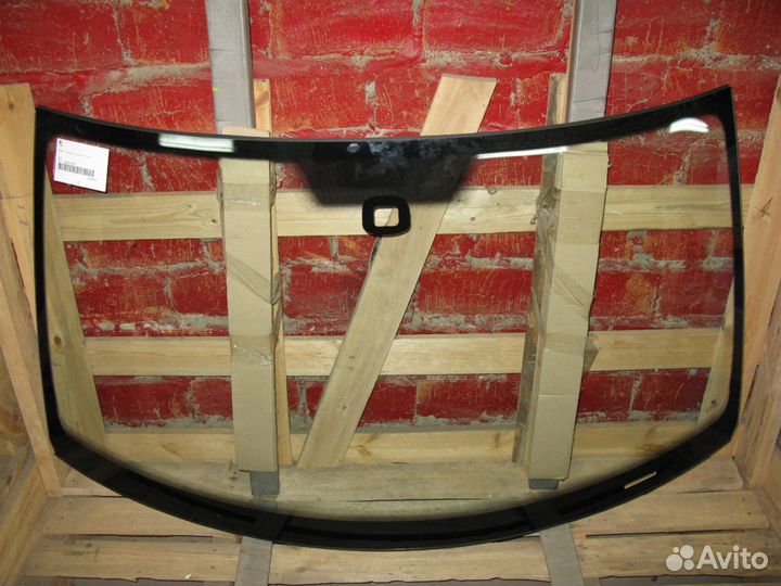 Volkswagen tiguan 2007г - лобовое стекло
