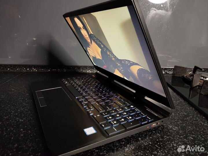 Игровой ноутбук HP omen i5-8300/gtx1060/8g/640g