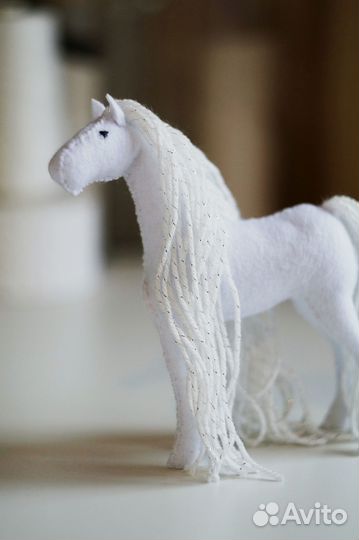 Лошадка из фетра, белая лошадь игрушка