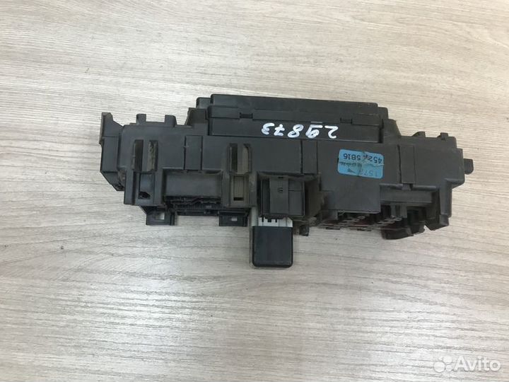 Блок предохранителей Mitsubishi Galant 7 с1992-199